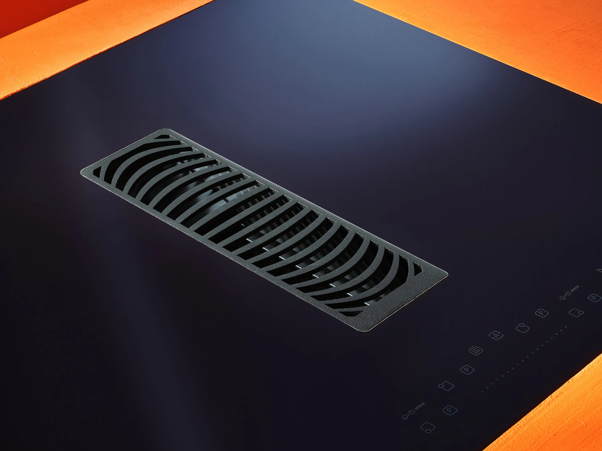 Detail integrovaného odsavače par WIZARD Slim indukční varné desky CDB7201C